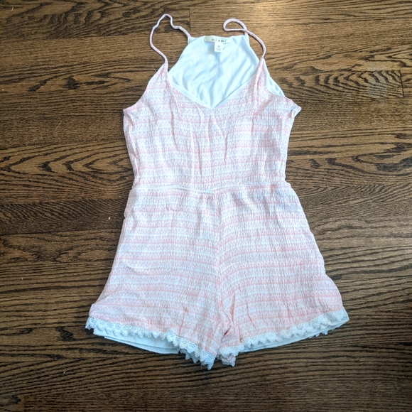 Romper - Picture 1 of 4